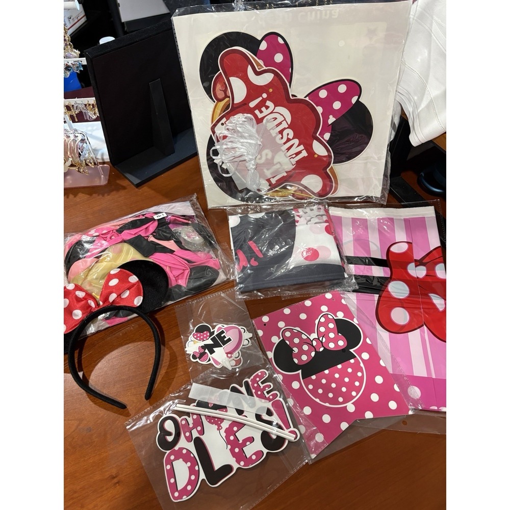 Minnie Mouse Birthday Party Decorations Set, Pink Polka Dot Red Black White